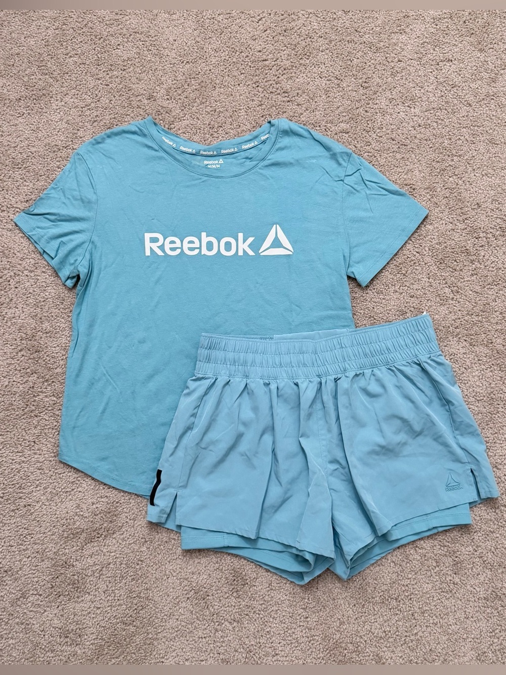 Reebok Women’s Light Blue Athletic Matching Set Short Sleeve T-shirt & Shorts M